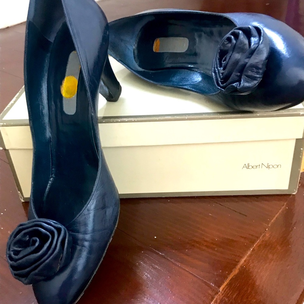 Albert Nipon navy blue heels, vintage